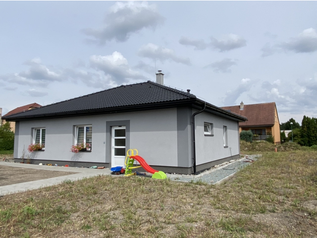 Ve Valech nad Labem jsme postavili 4 rodinné domy.